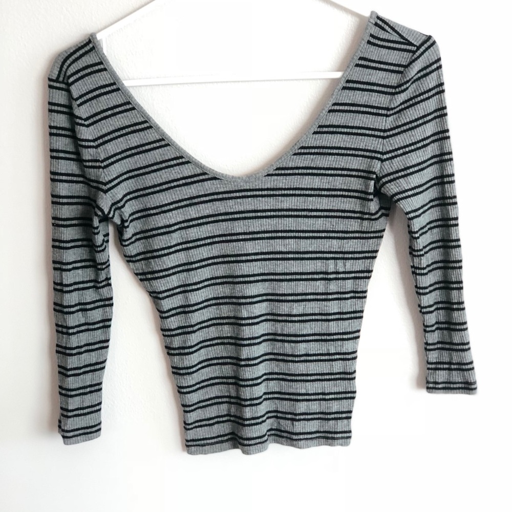 ⭐️ Express Ribbed Crop Top - Picture 3 of 6